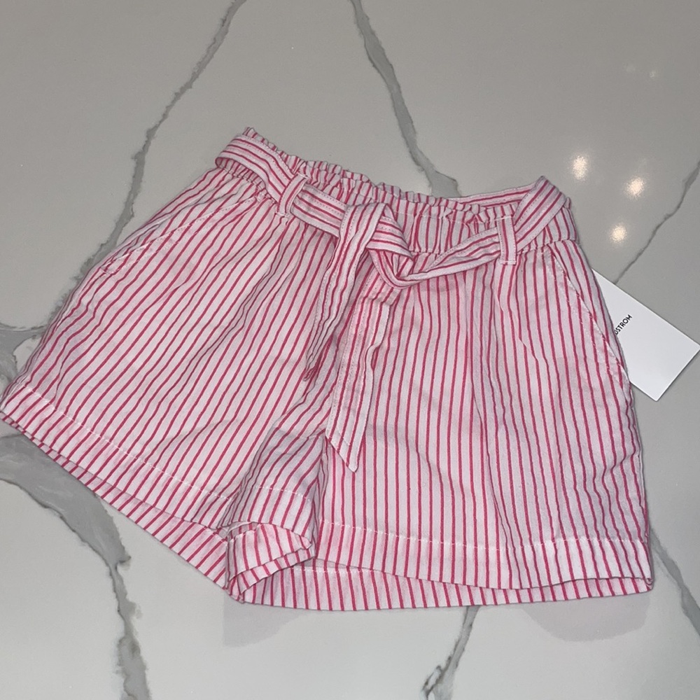 NWT Nordstrom Kids belted 100% cotton belted shorts Color PINK Size 6